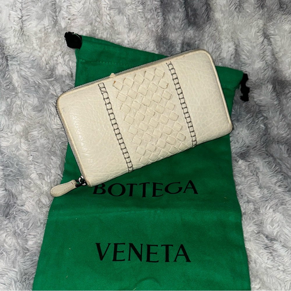 Bottega Veneta Zippy Wallet